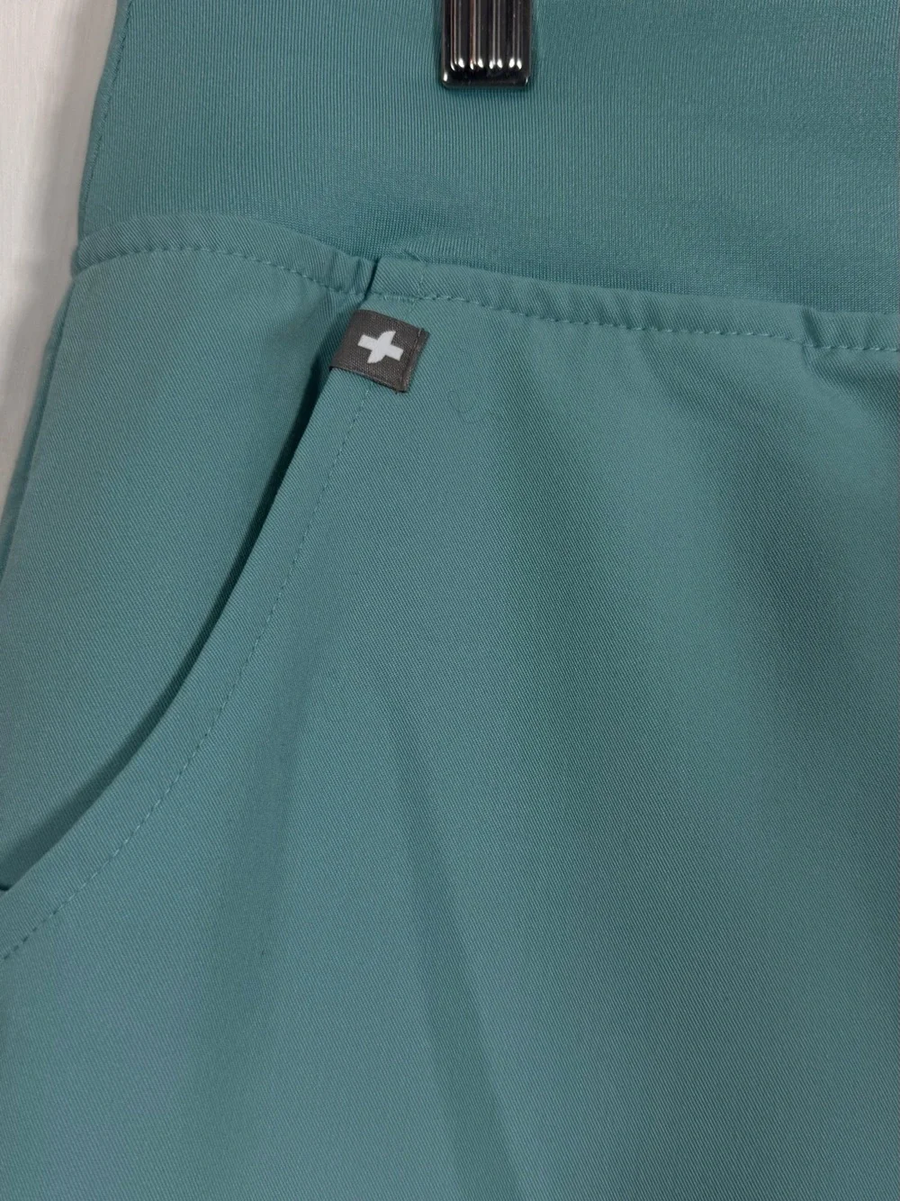 Figs Zamora Women’s Teal Jogger Scrubs with Utility Pocket - Picture 5 of 15